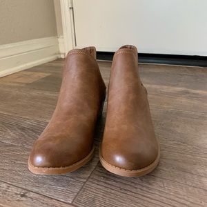 Universal Thread Booties